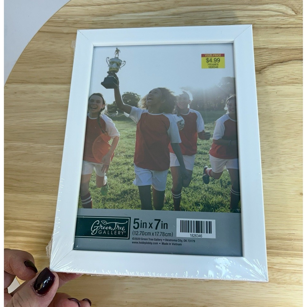 Green Tree Gallery 5x7 Photo Frame White MDF Freestanding Portrait Clear Glass